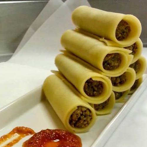 Cannellonis au veau et leur assortiment de sauces